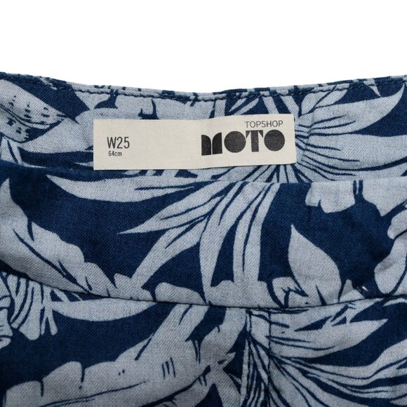 Topshop Women's Blue Tropical Pattern Shorts, size W25 - Picture 4 of 7